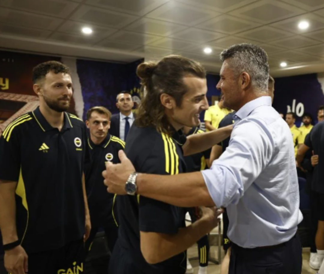 Fenerbah&ccedil;e'nin yeni Başkanı Sadettin Saran Samandıra'ya ilk adımı attı! İlk s&ouml;zleri dikkat &ccedil;ekti: Hi&ccedil; merak etmeyin...