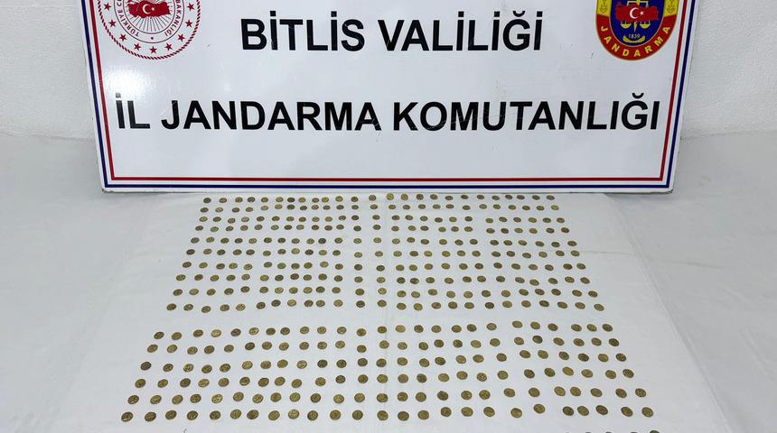 Bitlis'te Roma dönemine ait 500 sikke ele geçirildi