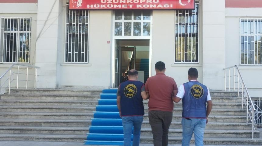 Edirne'de çiftlikten traktör römorku çaldığı öne sürülen 2 zanlıdan 1'i tutuklandı