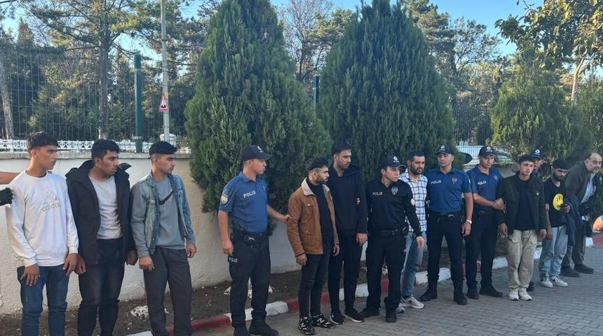 Edirne'de 15 düzensiz göçmen yakalandı