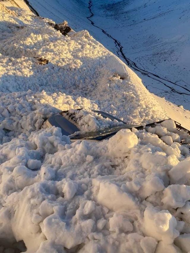 Rize de çığ nedeniyle mahsur kalan 15 kişi ile 8 küçükbaş hayvan kurtarıldı 2