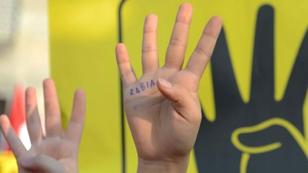 Rabia selamı veren sporcular!