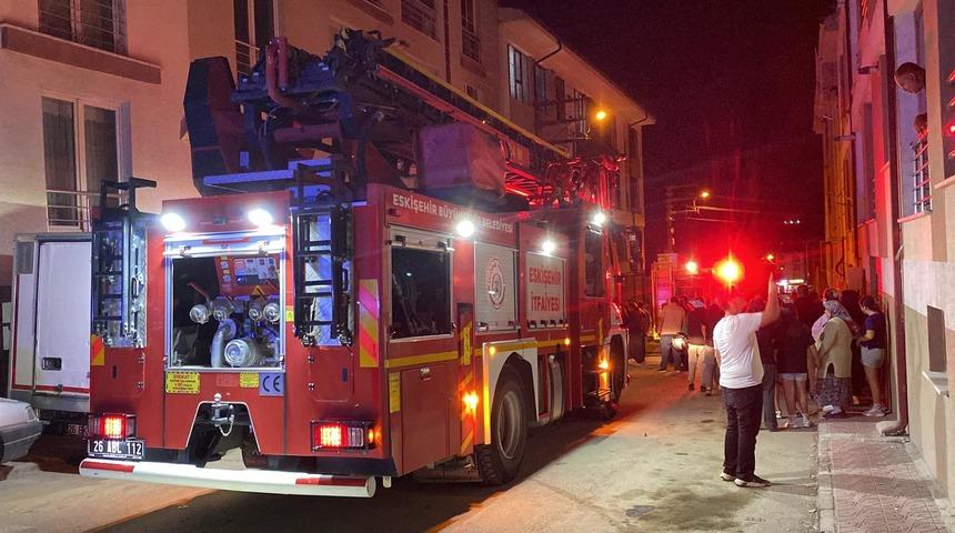 Eskişehir'de bir binanın deposunda çıkan yangın söndürüldü
