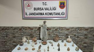 Bursa'da tarihi eser operasyonunda 29 obje ve heykel ele geçirildi