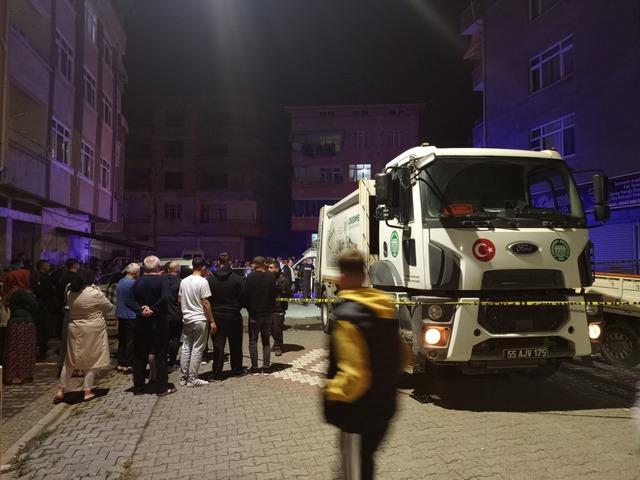 Samsun da çöp kamyonunun altında kalan kadın öldü 1