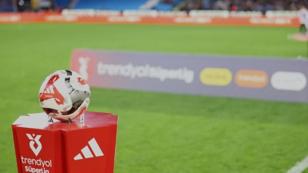 Süper Lig de taraftarları sevindirecek bir gelişme yaşandı! Eyüpspor-Göztepe karşılaşmasına özel jest... 1