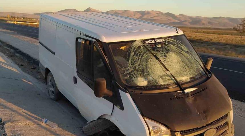 Ereğli'de kamyonet kazası iki yaralı