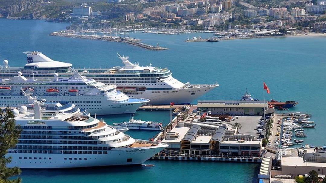 Bakan Ersoy  Tarihi bir yükseliş  diyerek duyurdu! Kruvaziyer turizminde dev atılım 4