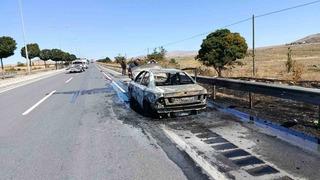 Van’da otomobil yangını