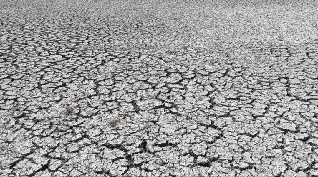 Türkiye nin en büyük 4. gölü kuraklık nedeniyle ikiye bölündü 2