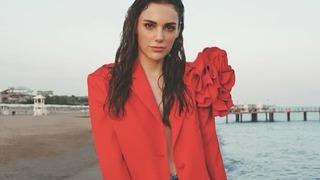 Yağmur Tanrısevsin özel geceye böyle hazırlandı! Bakana bir daha baktırdı