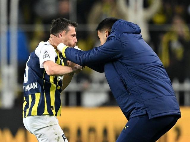 Fenerbahçe'de başkanlık seçiminde oy kullanan Mert Hakan'a sert sözler! Yorumcu Emre Bol, ''Ali Koç’un ispiyoncusuydu''