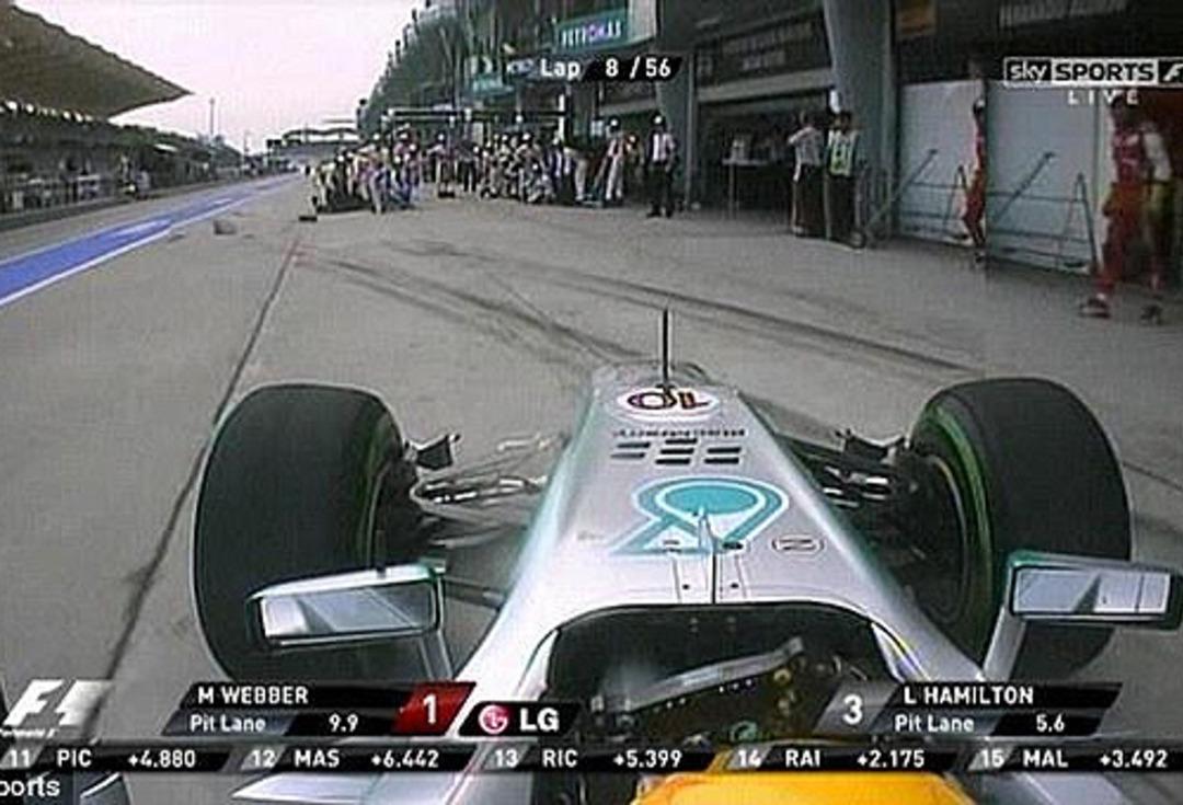 Hamilton'dan b&uuml;y&uuml;k hata!