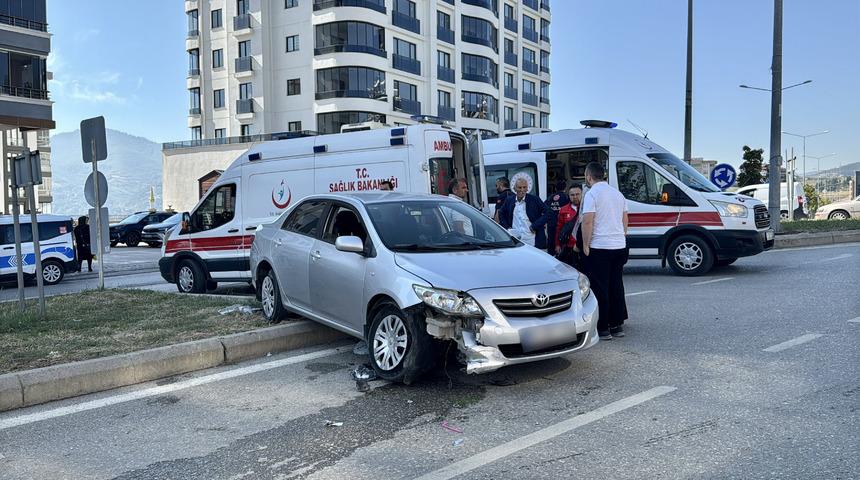 Samsun'da iki otomobilin çarpıştığı kazada 2 kişi yaralandı