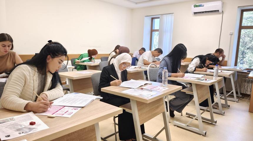 Özbekistan'da öğrenciler Türkçe Yeterlik Sınavı'na yoğun ilgi gösterdi