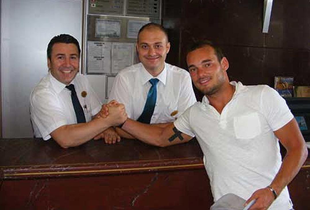 Sneijder ve Yolanthe T&uuml;rkiye'de tatil yapmış!