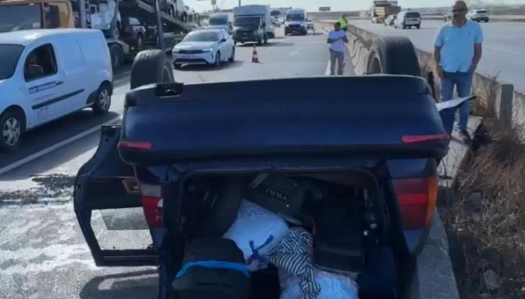 Kocaeli’de oto çekiciyle çarpışan otomobil devrildi: 3 yaralı 1