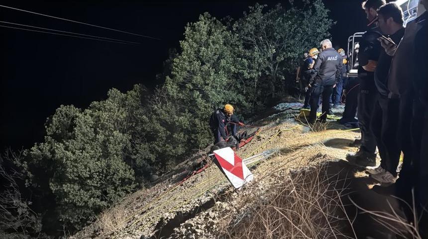 Sivas'ta feci kazada hayatını kaybeden 4 kişinin cesetleri güçlükle çıkartıldı