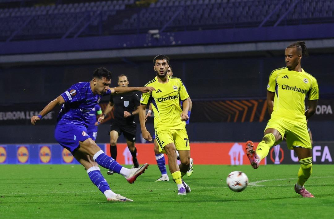 Fenerbahçe de teknik direktör Domenico Tedesco dan D.Zagreb maçı sonrası sert açıklamalar!   Her şeyi çalışamayız...   diyerek takımını eleştirdi! 2