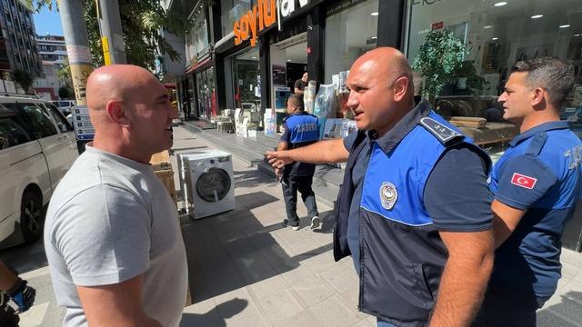 Avcılar da kaldırıma motosiklet park eden sürücülere bin 406 lira ceza 6