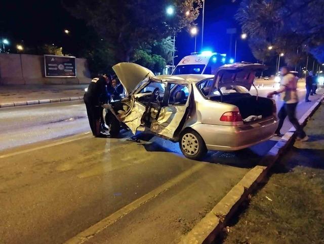 Kontrolden çıkan araç ağaçlara çarptı 1