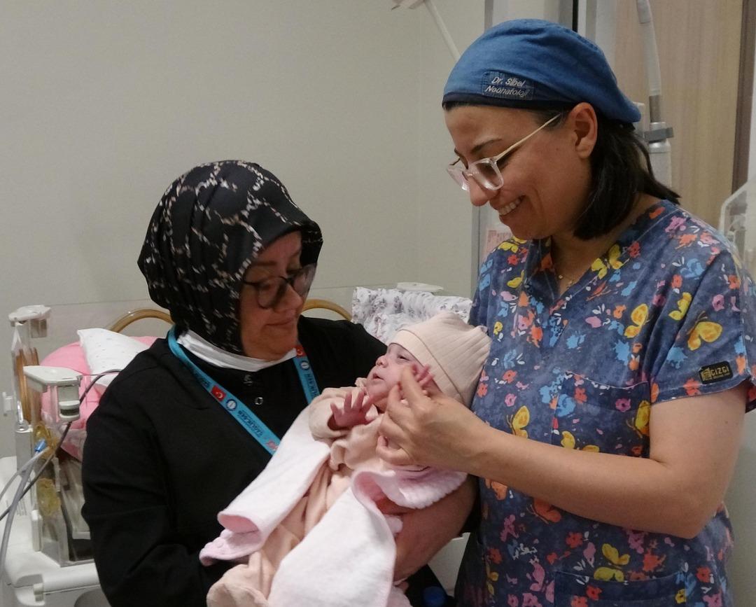 780 gram doğdu: Elfin Maral bebek 180 günlük yaşam mücadelesini kazandı 3