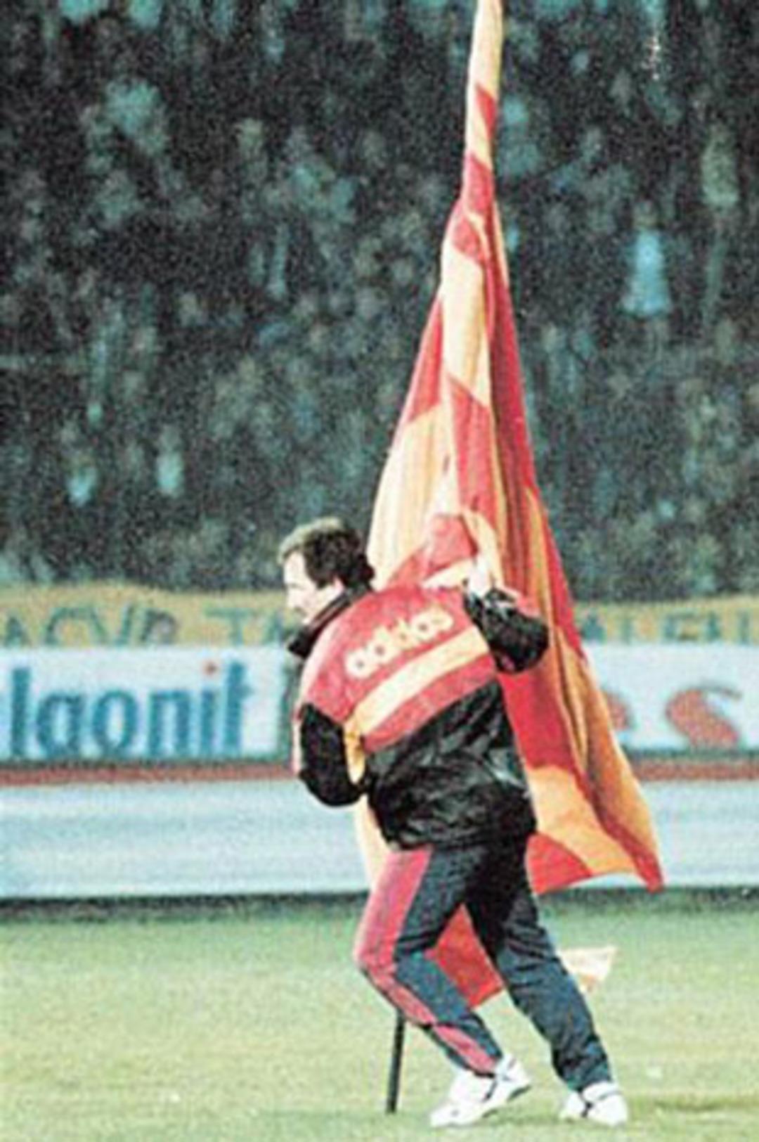 Futbolda skandal yaratan o anlar!