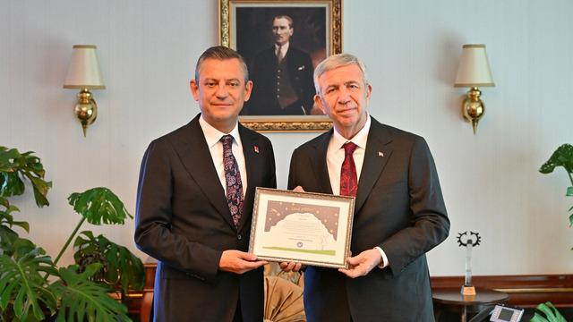 Özel'den 'Mansur Yavaş' çıkışı: İmamoğlu aday olamazsa en kuvvetli aday