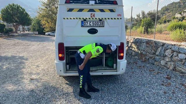 Gazipaşa’da jandarma ve polisten servislere sıkı denetim