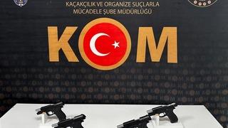 Mardin'de 5 ruhsatsız tabanca ele geçirildi