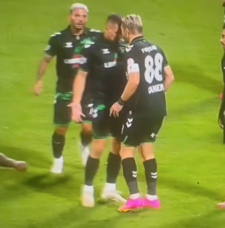 Kimse ne olduğunu anlamadı! Caner Erkin maç sırasında takım arkadaşını tokatladı, oyundan atıldı G2