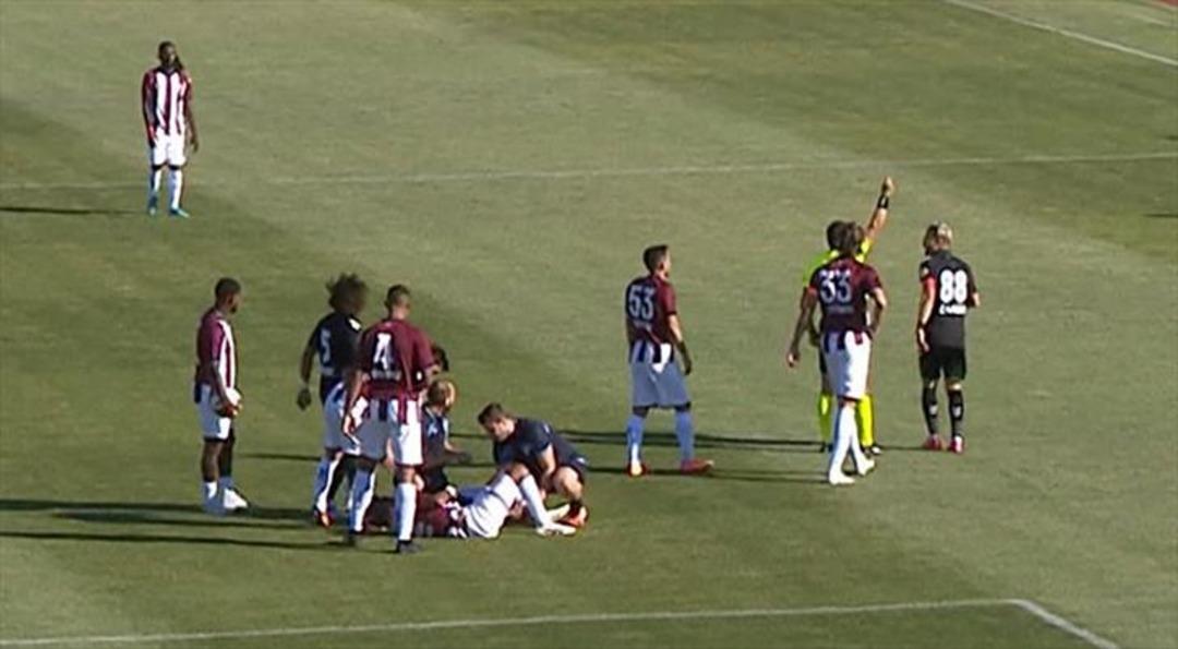 Kimse ne olduğunu anlamadı! Caner Erkin maç sırasında takım arkadaşını tokatladı, oyundan atıldı 3