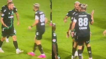 Kimse ne olduğunu anlamadı! Caner Erkin maç sırasında takım arkadaşını tokatladı, oyundan atıldı