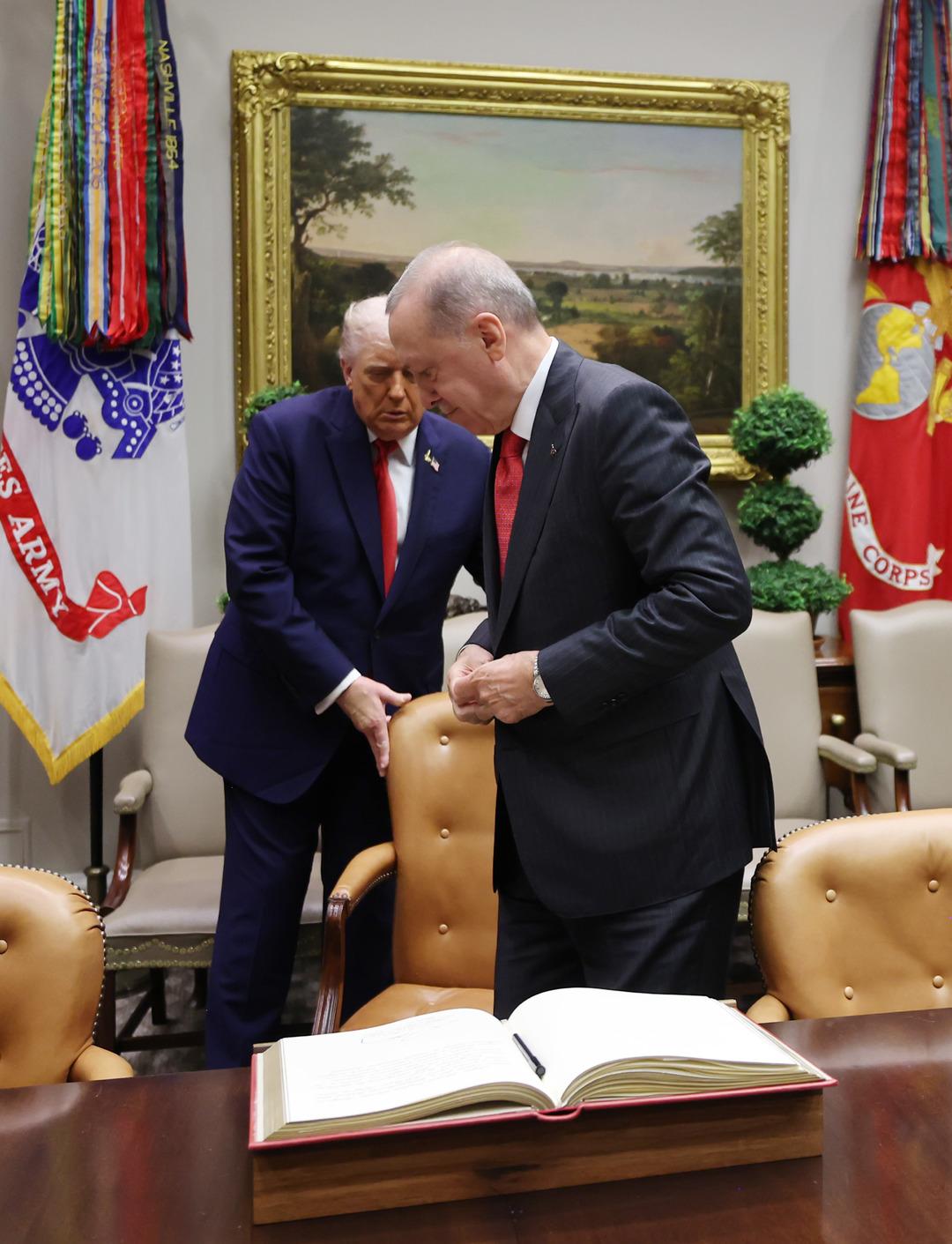 Beyaz Saray daki Cumhurbaşkanı Erdoğan-Trump zirvesi 2 saat 20 dakika sürdü! Trump: "Harika bir toplantı yaptık" 3