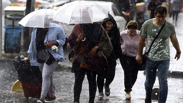 İstanbul alarmda: Sağanak yağış uyarısı! Marmara Bölgesi genelinde hava durumu değişiyor