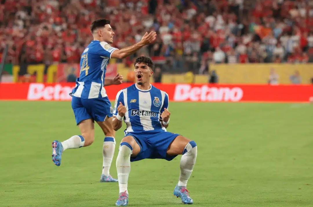 Porto, Avrupa Ligi ne galibiyetle başladı! Salzburg u son dakika golüyle devirdi... 1