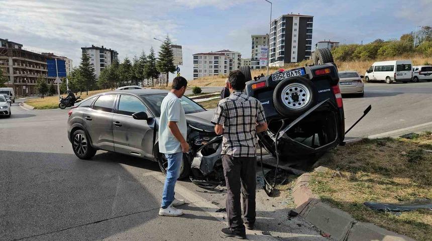 Edirne'de trafik kazası! Araç takla attı