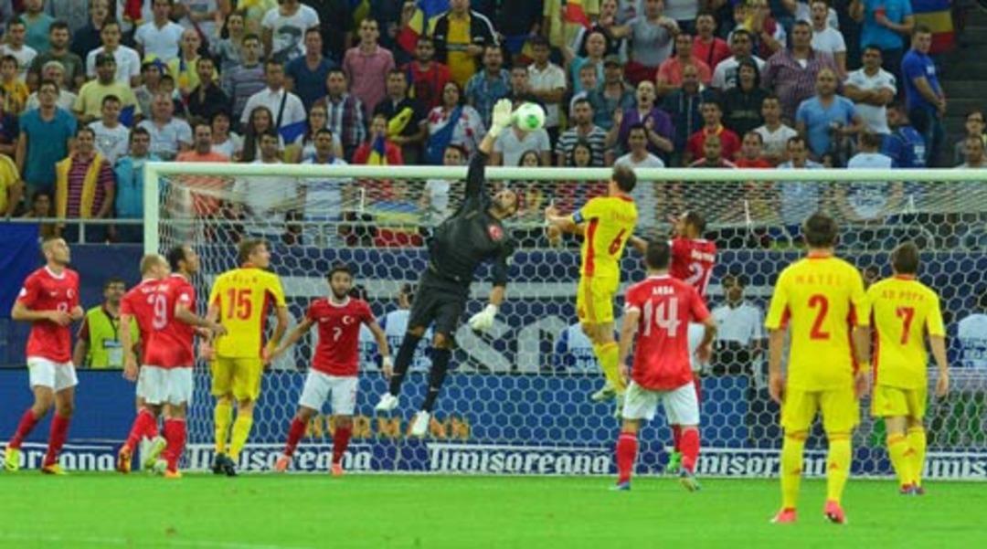 Romanya - T&uuml;rkiye ma&ccedil;ı sonrası yazarların g&ouml;r&uuml;şleri