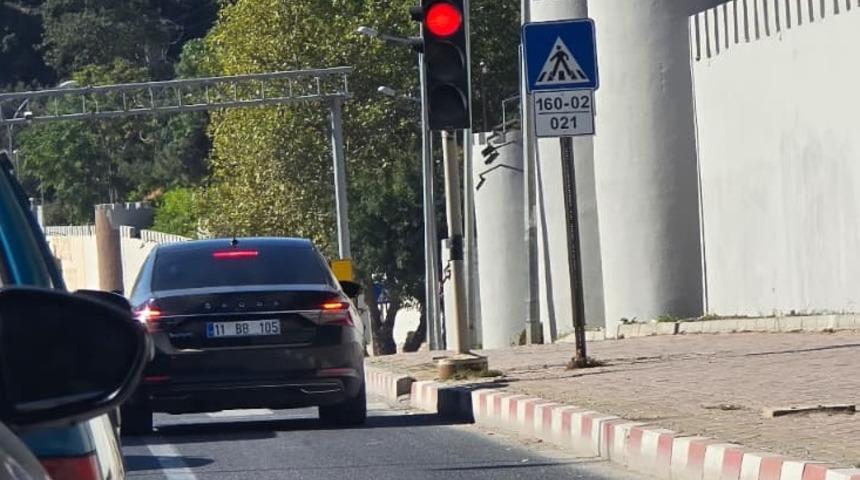 Güvenlik şeridini kullanan araçlar tepkilere neden oluyor