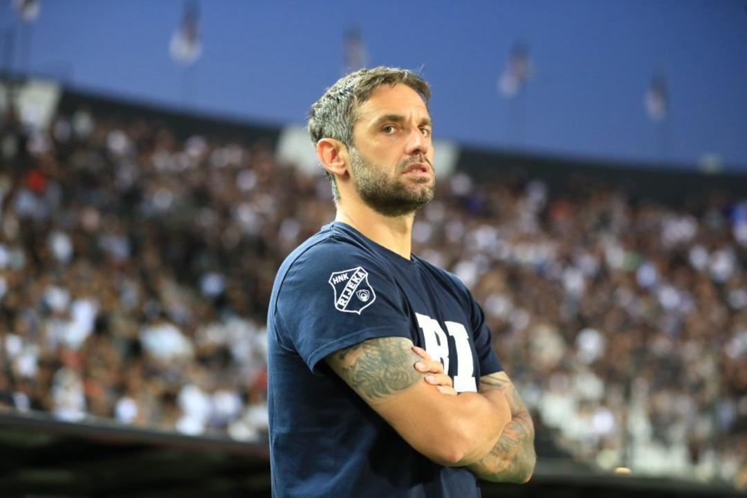 Acun Ilıcalı nın sahibi olduğu Maribor da antrenman karıştı! Futbolcular hocayı yumrukladı...  2