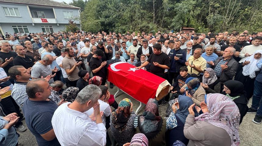 Zonguldak'ta maden ocağındaki göçükte ölen işçi, Bartın'da son yolculuğuna uğurlandı