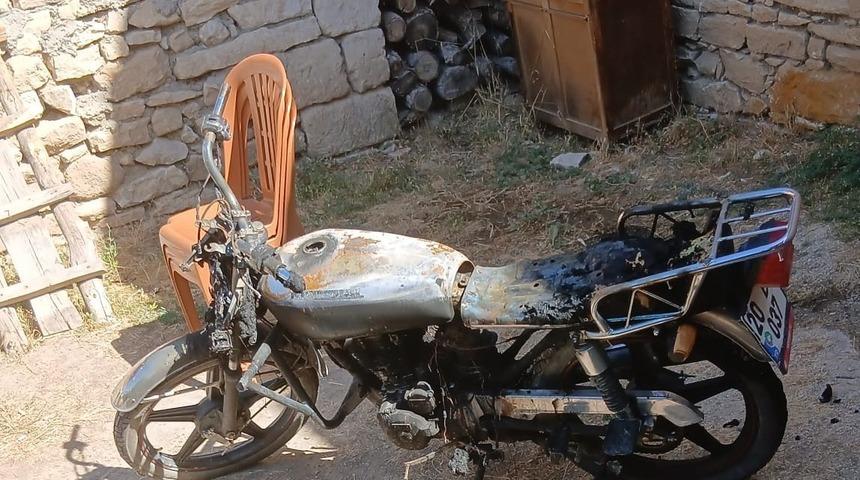 Denizli'de motosiklet kundaklandı: Soruşturma başlatıldı