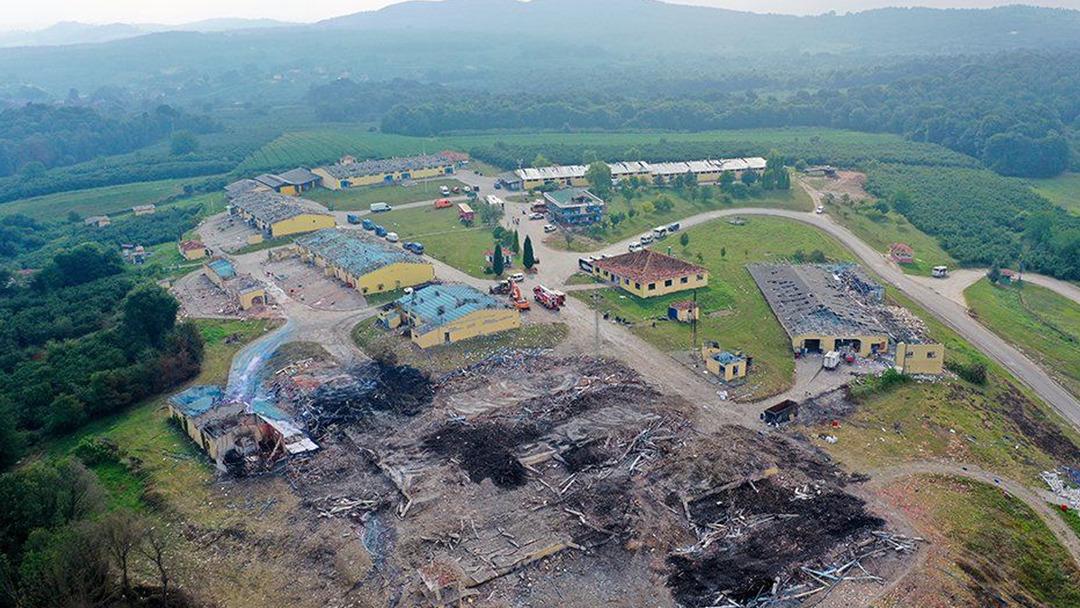 Hendek teki havai fişek fabrikasındaki patlamada 7 kişi ölmüştü! Patron için dikkat çeken karar... 15 milyon yatırıp serbest kalacak 3