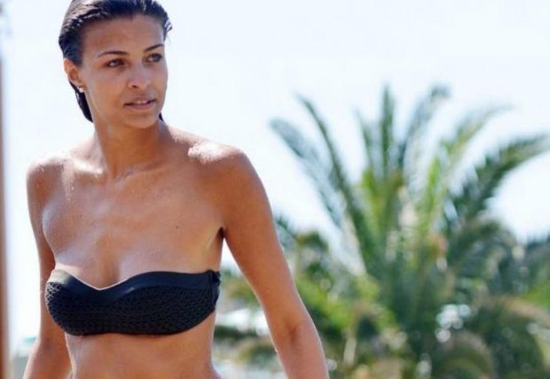 Juventuslu sunucunun havuz keyfi