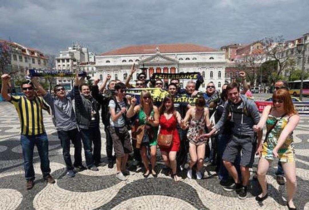 Lizbon'da yer g&ouml;k sarı lacivert