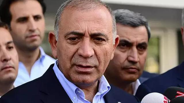 Son dakika| Barış Yarkadaş ve Gürsel Tekin CHP'den ihraç edildi!
