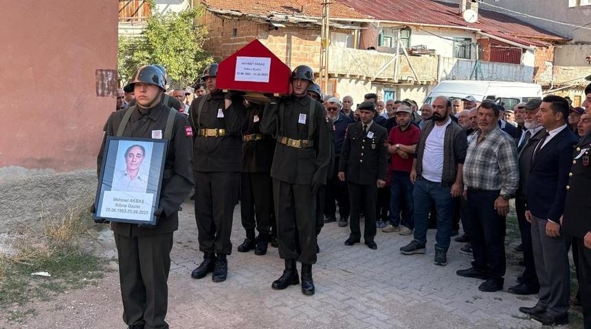 Kıbrıs gazisi Mehmet Akbaş'ın cenazesi Çankırı'da toprağa verildi