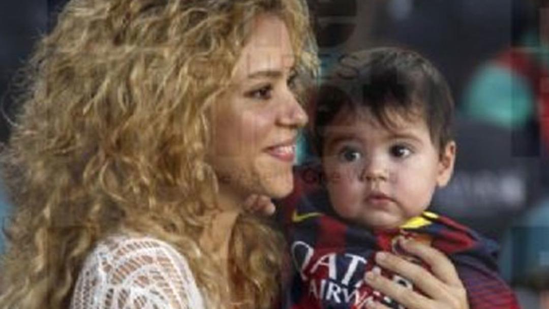 K&uuml;&ccedil;&uuml;k Pique trib&uuml;nde!