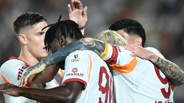 Galatasaray kırılmadık rekor bırakmadı! Tarihte böyle bir sezon başlangıcı yok...