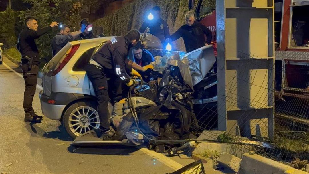 Korkunç kaza! Araç hurda yığınına döndü, feci şekilde can verdiler… 2